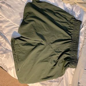 Green Legend active shorts
